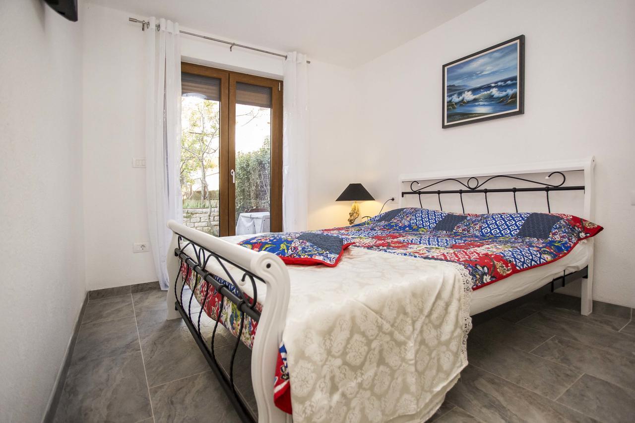 Apartments Ina & Ika Ровинь Экстерьер фото